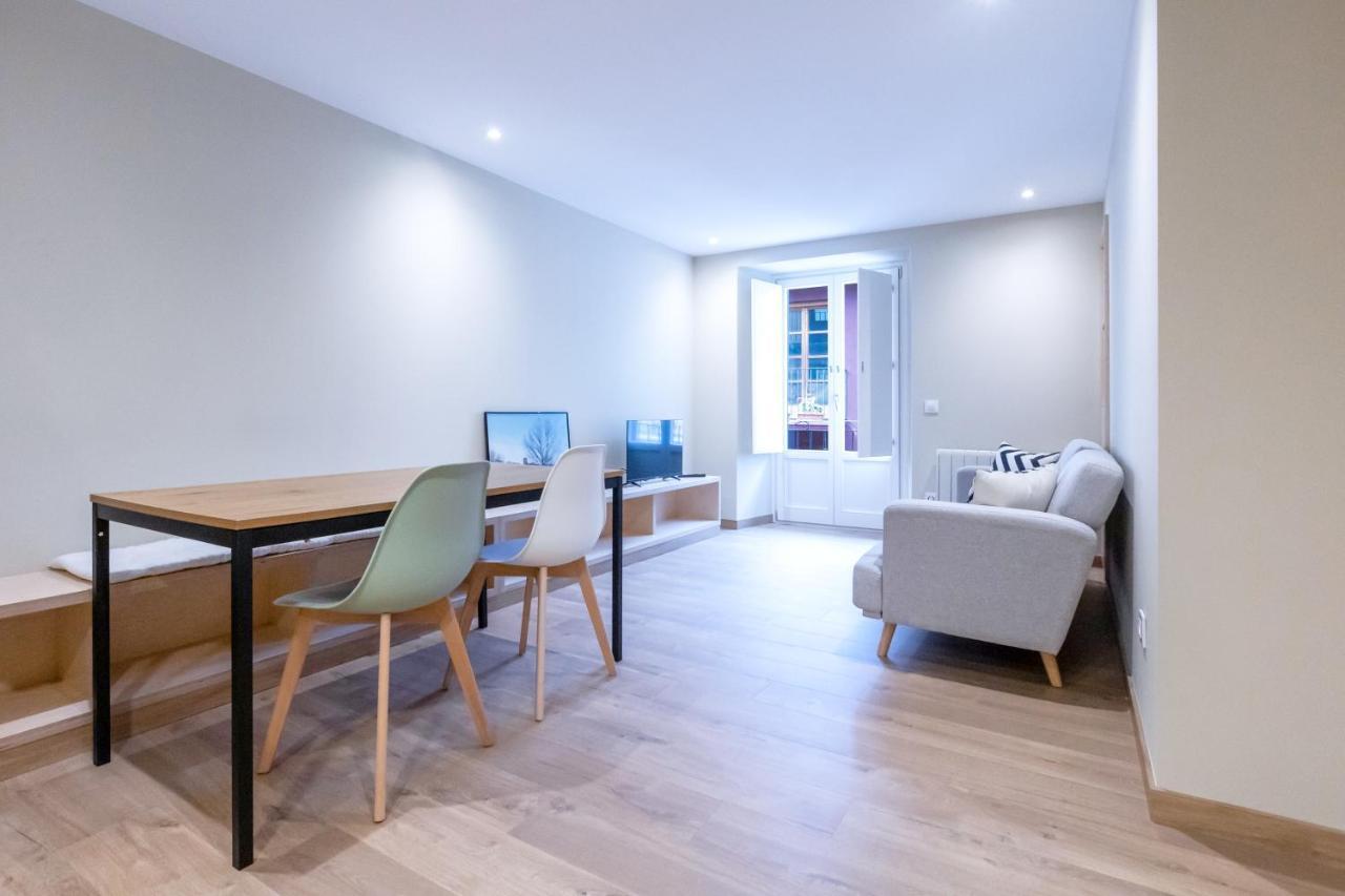 Heritage Apartments Cerdanya Al Carrer Major I Parking Puigcerda Bagian luar foto