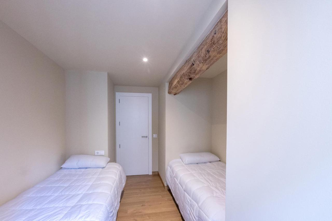 Heritage Apartments Cerdanya Al Carrer Major I Parking Puigcerda Bagian luar foto