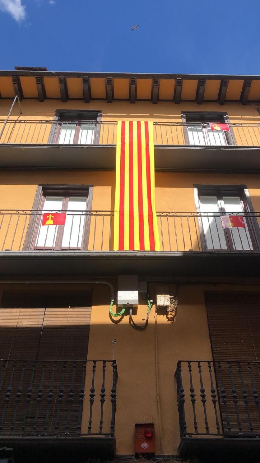 Heritage Apartments Cerdanya Al Carrer Major I Parking Puigcerda Bagian luar foto